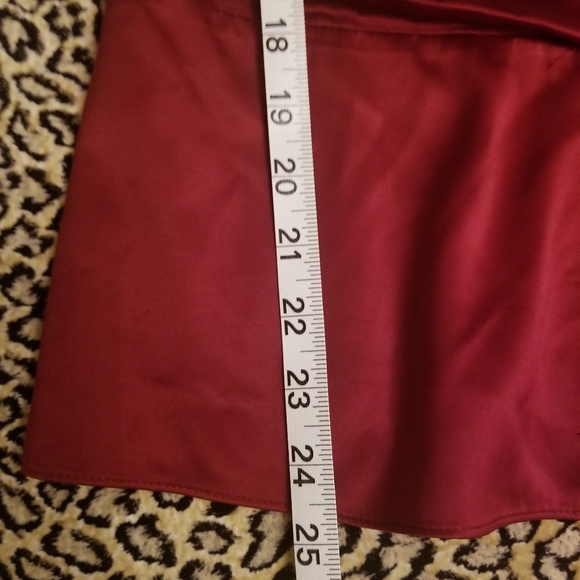 The limited v-neck camisole-fitted top with beaded neckline - Picture 4 of 10